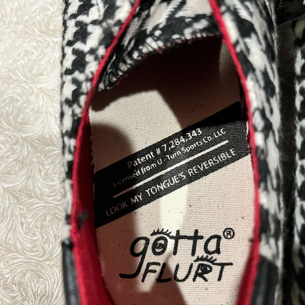 NWT Houndstooth Black and White Women's Sneakers - Picture 6 of 8